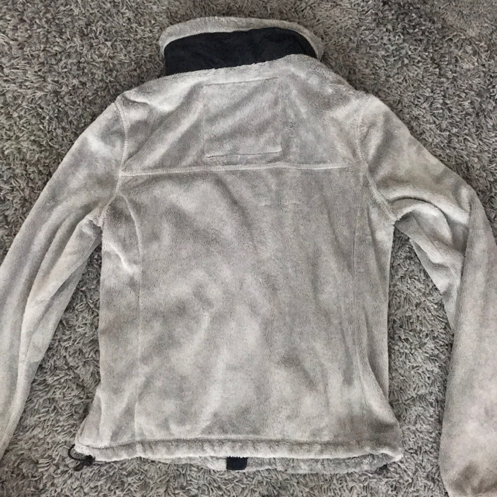 Abercrombie-grey furry jacket women’s - Picture 4 of 5